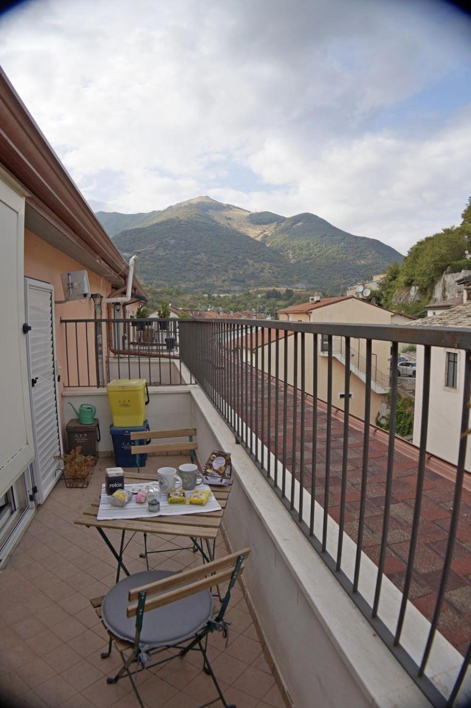Casa Vacanze Donna Lucia Castel Di Sangro Luaran gambar